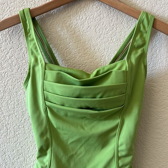 Vintage Newport News Green One Piece Swimsuit with Ruched Bust Size 4 - Picture 3 of 13